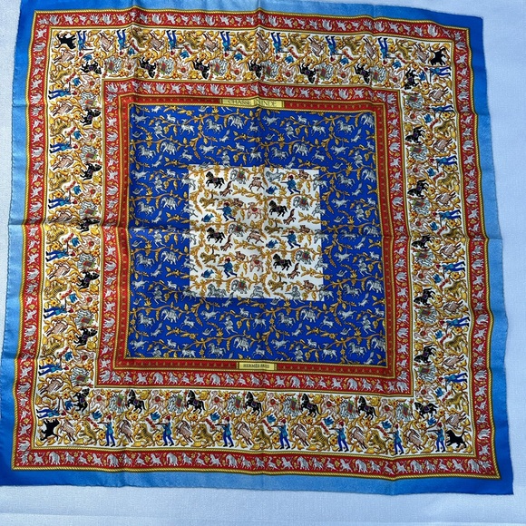 🔹 Hermès Silk scarf  CHASSE EN INDE - Picture 2 of 16
